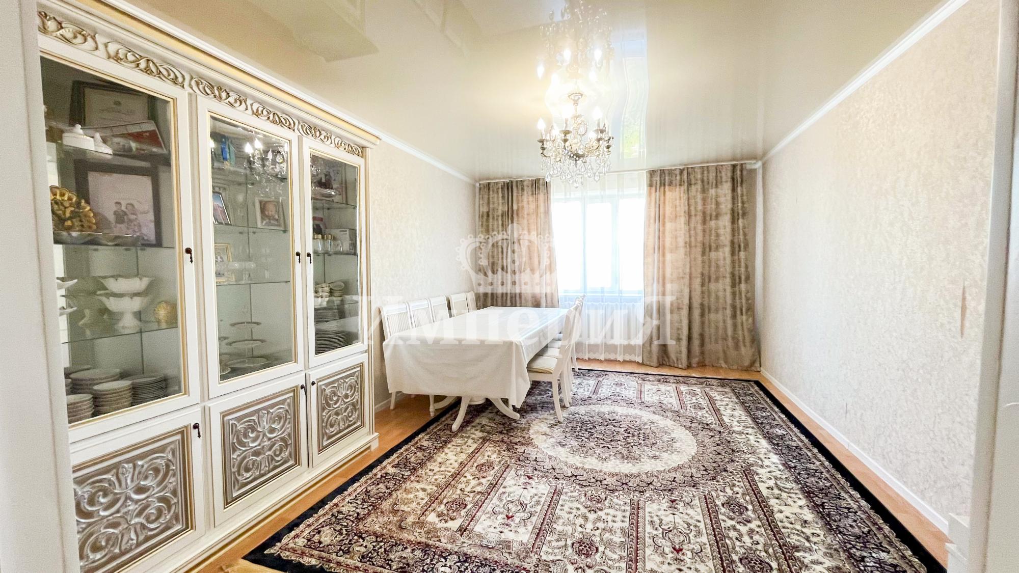 4-комнантная квартира, 98.0 м²,4 мкр за 27 600 000