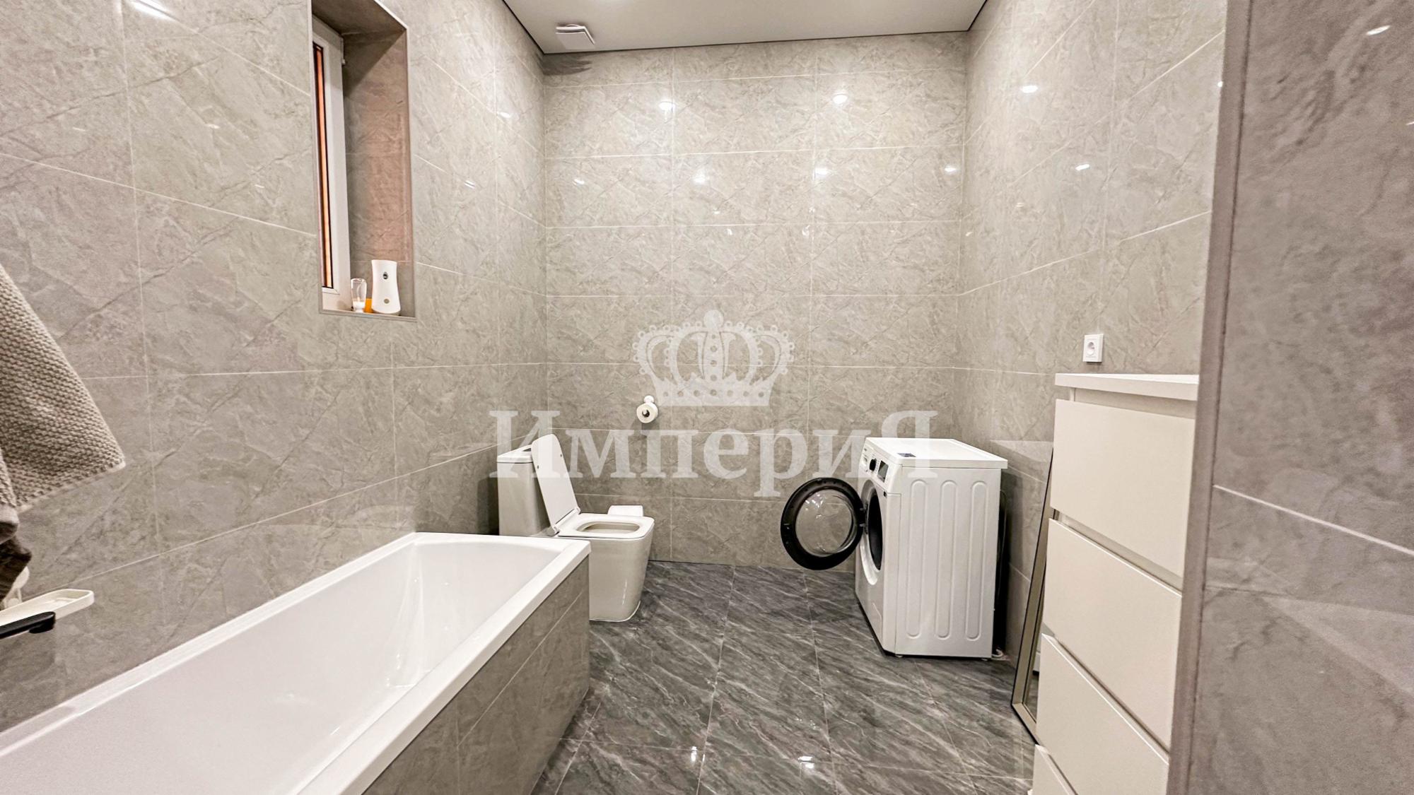 5-комнантный квартира, 161.7 м²,Жидебаева за 60 000 000