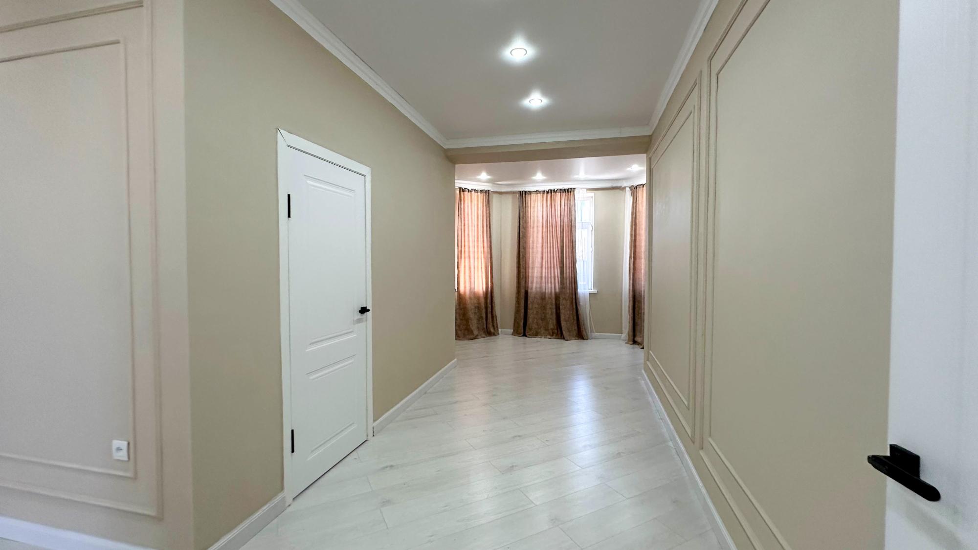 6-комнантный квартира, 280.0 м²,Аксуйская за 101 000 000