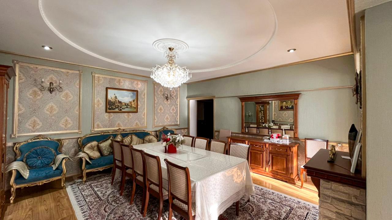 6-комнантный квартира, 198.0 м²,Центр за 65 000 000