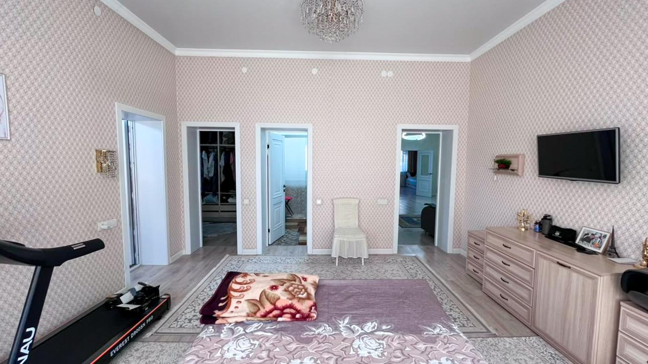 9-комнантный квартира, 215.0 м²,Коктем за 100 000 000