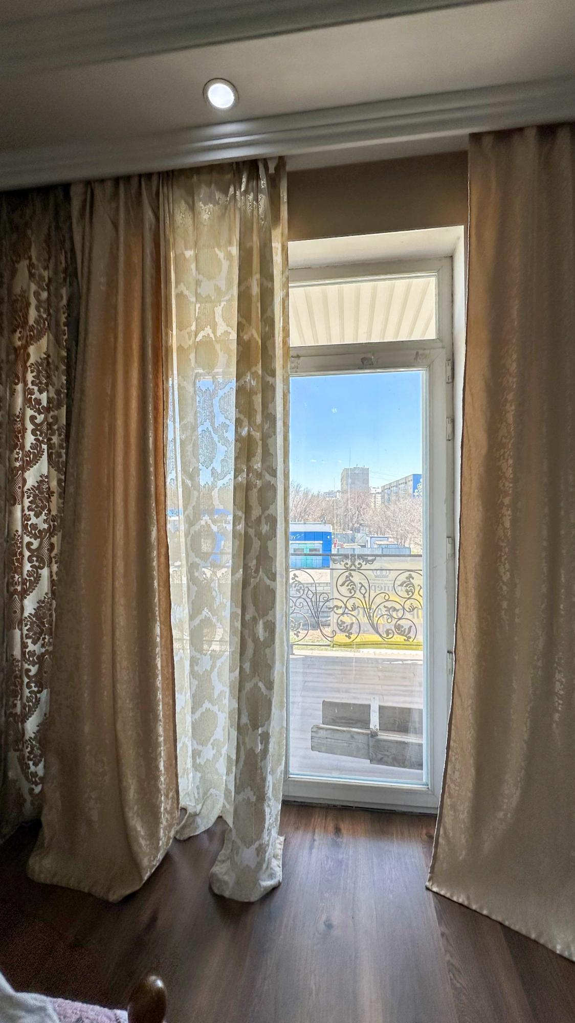 8-комнантный квартира, 300.0 м²,Каратальская за 110 000 000