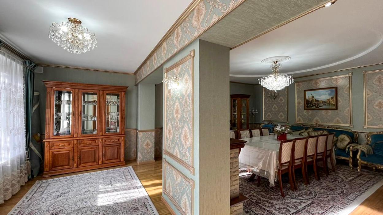 6-комнантный квартира, 198.0 м²,Центр за 65 000 000