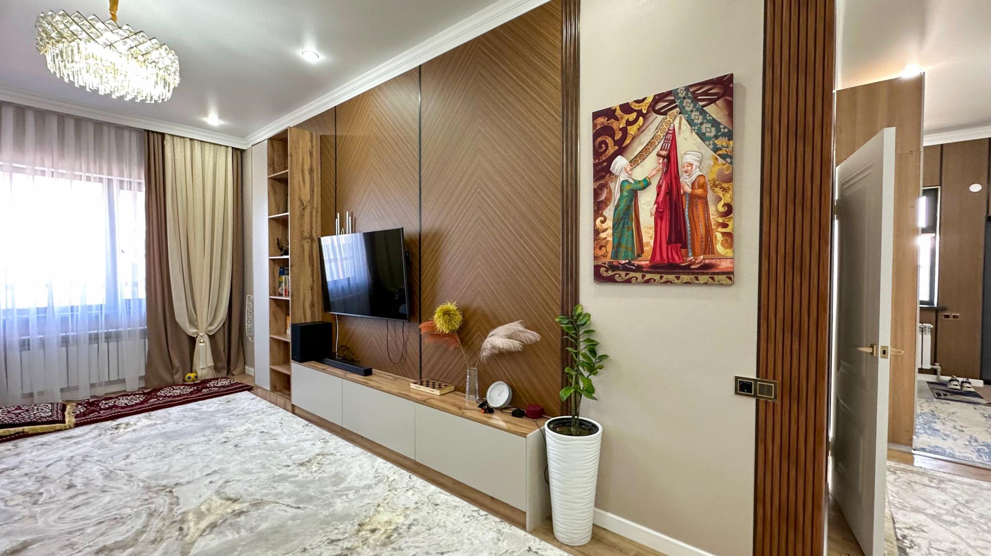 6-комнантный квартира, 200.0 м²,Байтурсынова за 57 000 000