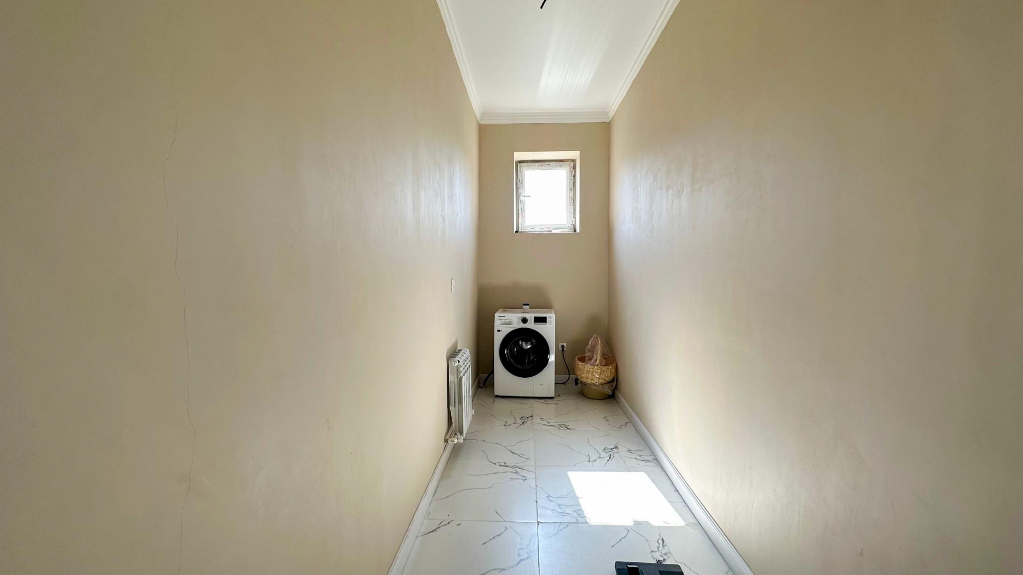 6-комнантный квартира, 280.0 м²,Аксуйская за 101 000 000