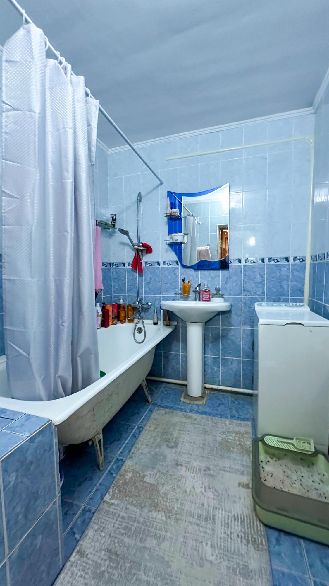 5-комнантный квартира, 215.0 м²,Брусиловского за 33 000 000