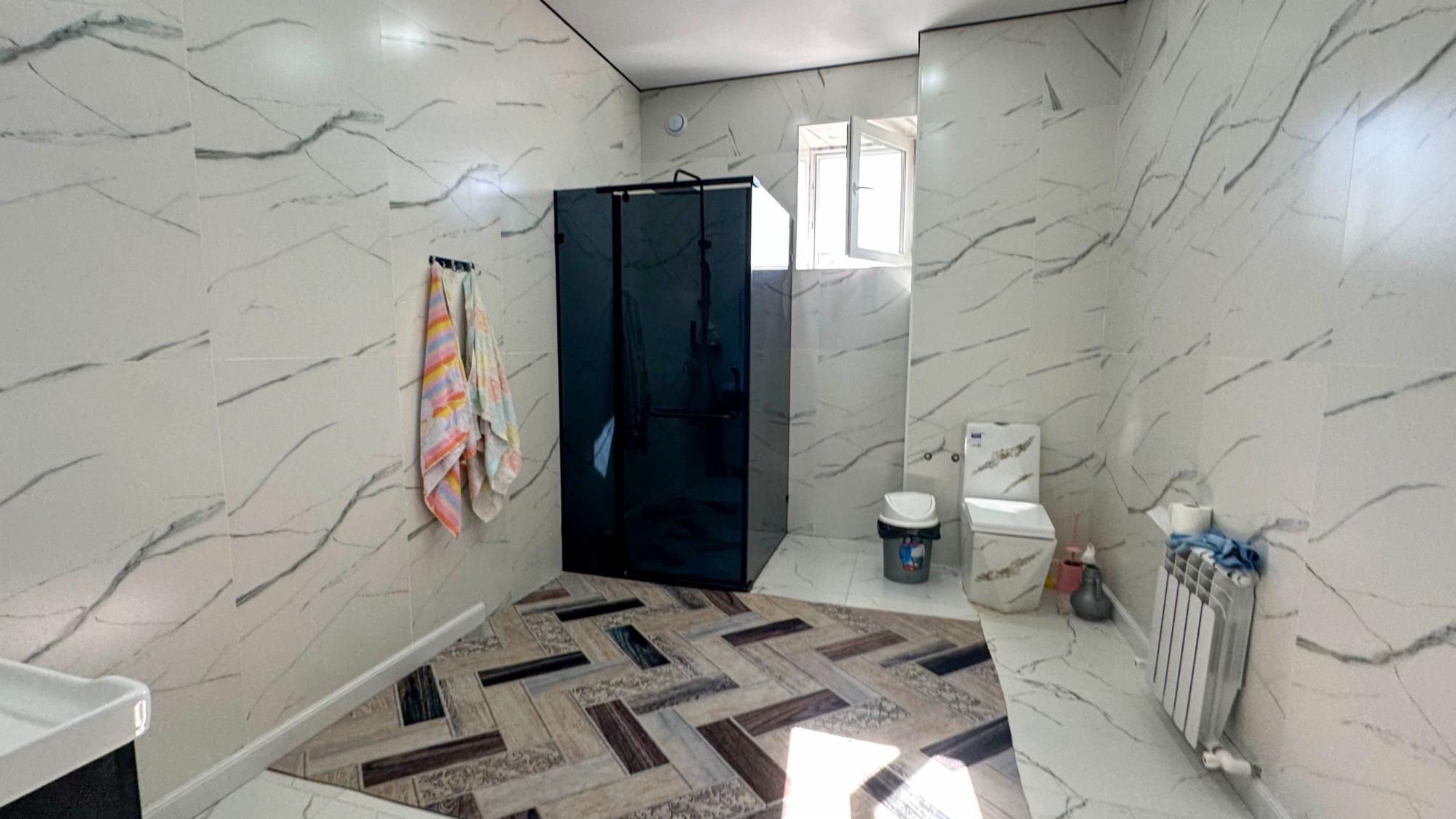 6-комнантный квартира, 280.0 м²,Аксуйская за 101 000 000