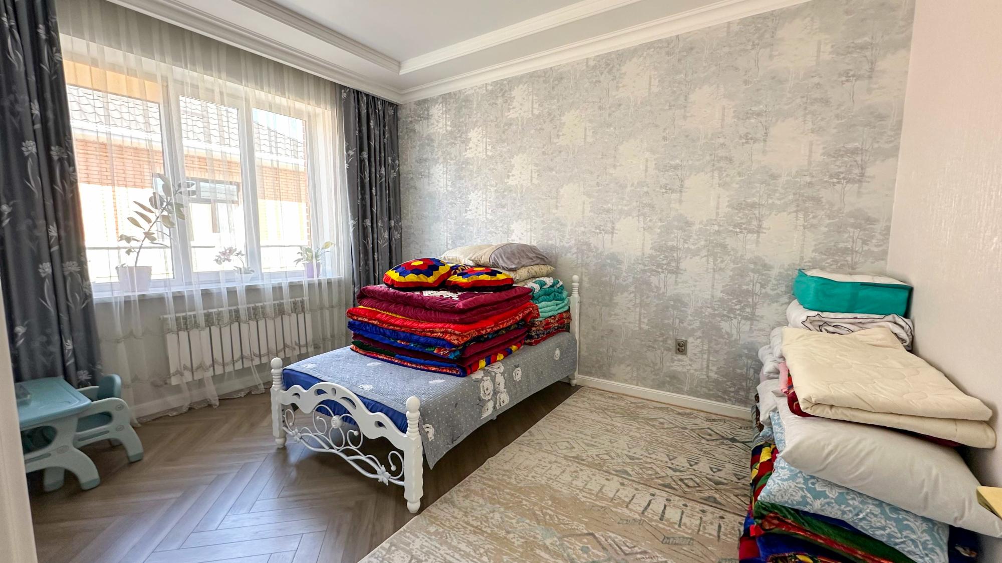 6-комнантный квартира, 280.0 м²,Жастар за 138 000 000