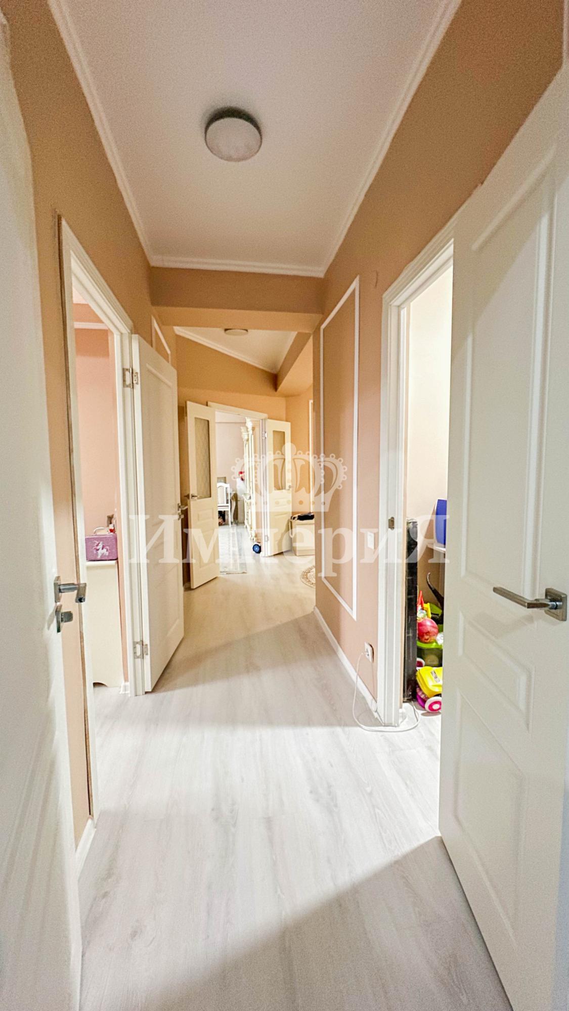 4-комнантная квартира, 130.0 м²,5 мкр за 45 000 000