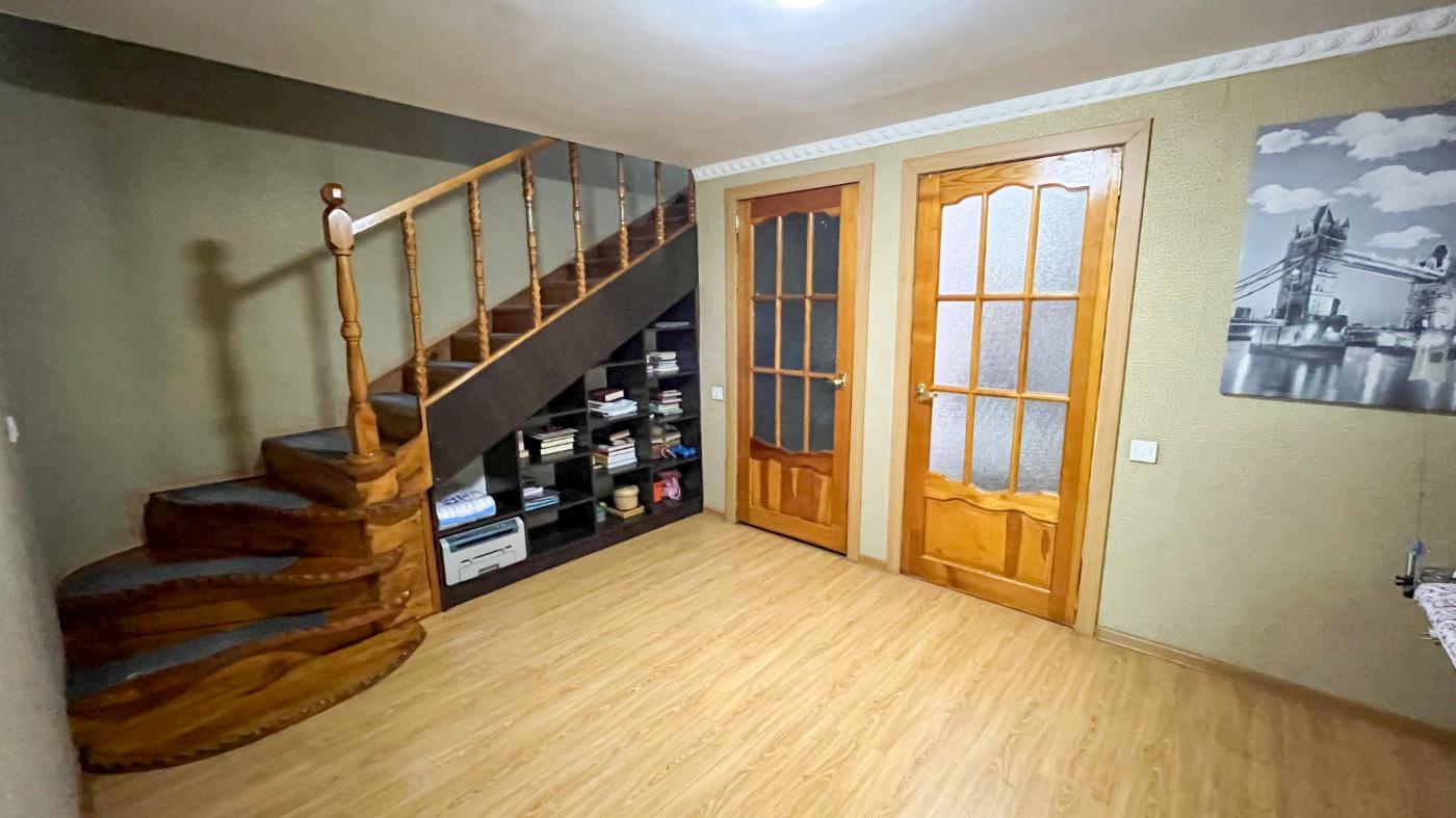 6-комнантный квартира, 250.0 м²,Акын Сара за 50 000 000