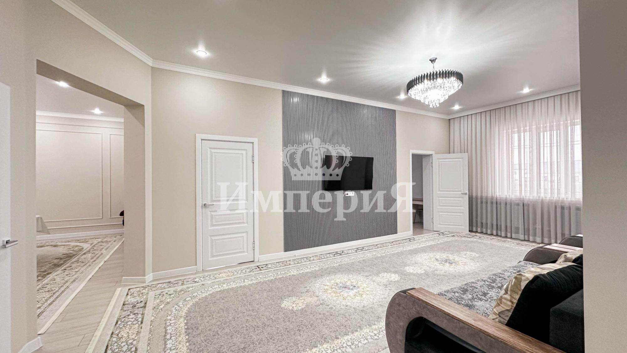 5-комнантный квартира, 161.7 м²,Жидебаева за 60 000 000