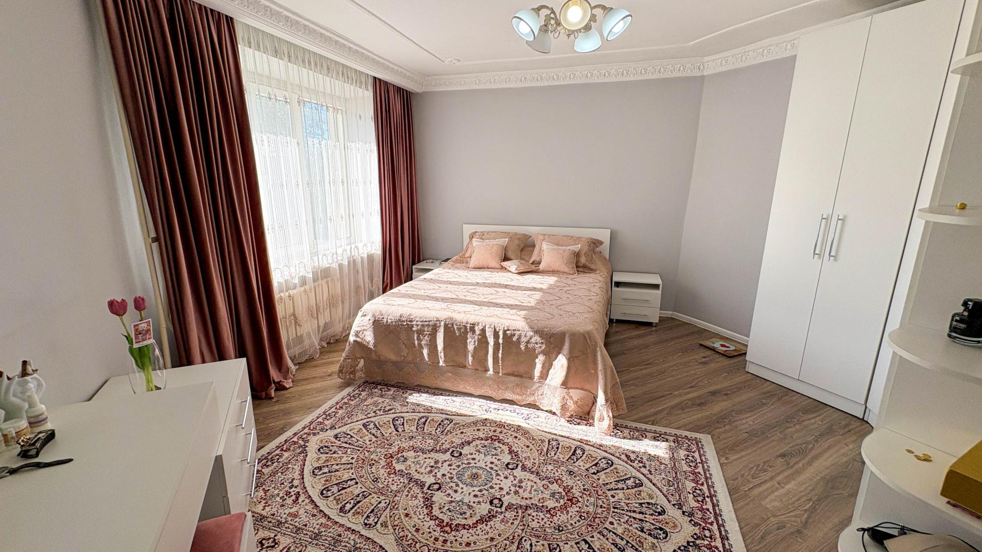 5-комнантная квартира, 150.0 м²,Толебаева за 47 000 000