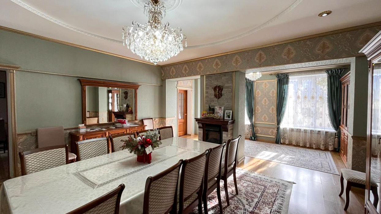 6-комнантный квартира, 198.0 м²,Центр за 65 000 000