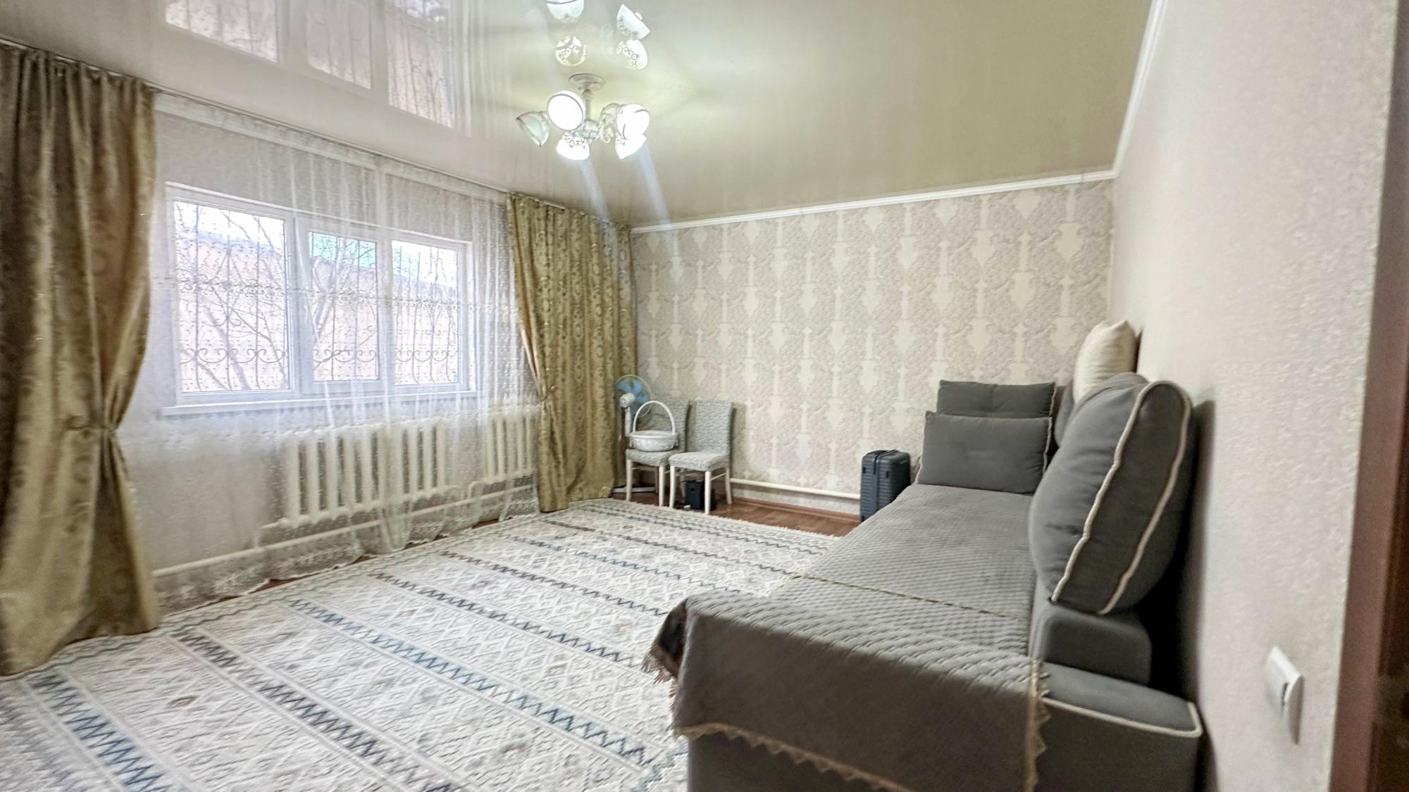 4-комнантный квартира, 140.0 м²,Абая за 24 500 000