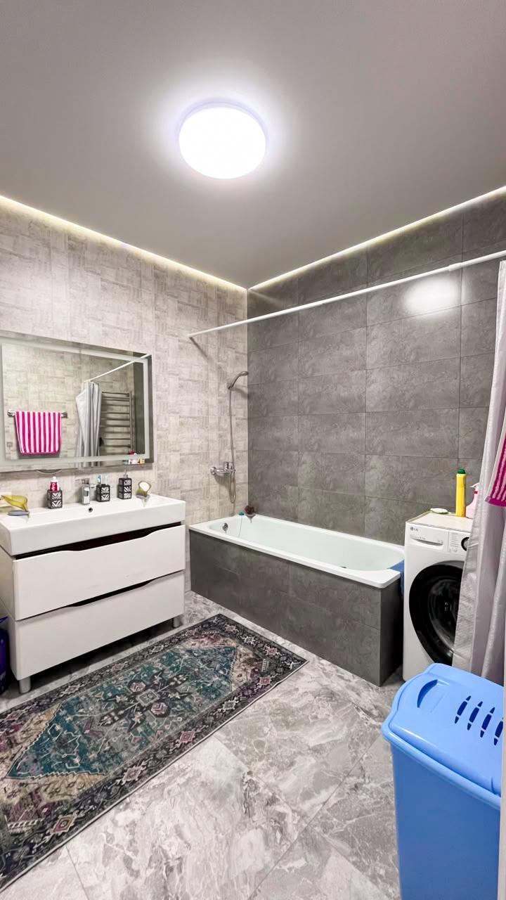 9-комнантный квартира, 215.0 м²,Коктем за 100 000 000