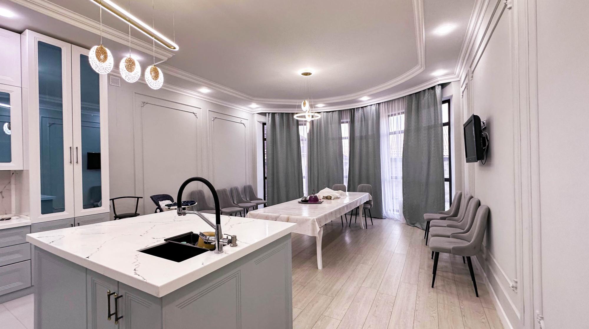 7-комнантный квартира, 323.0 м²,Избасарова за 100 000 000