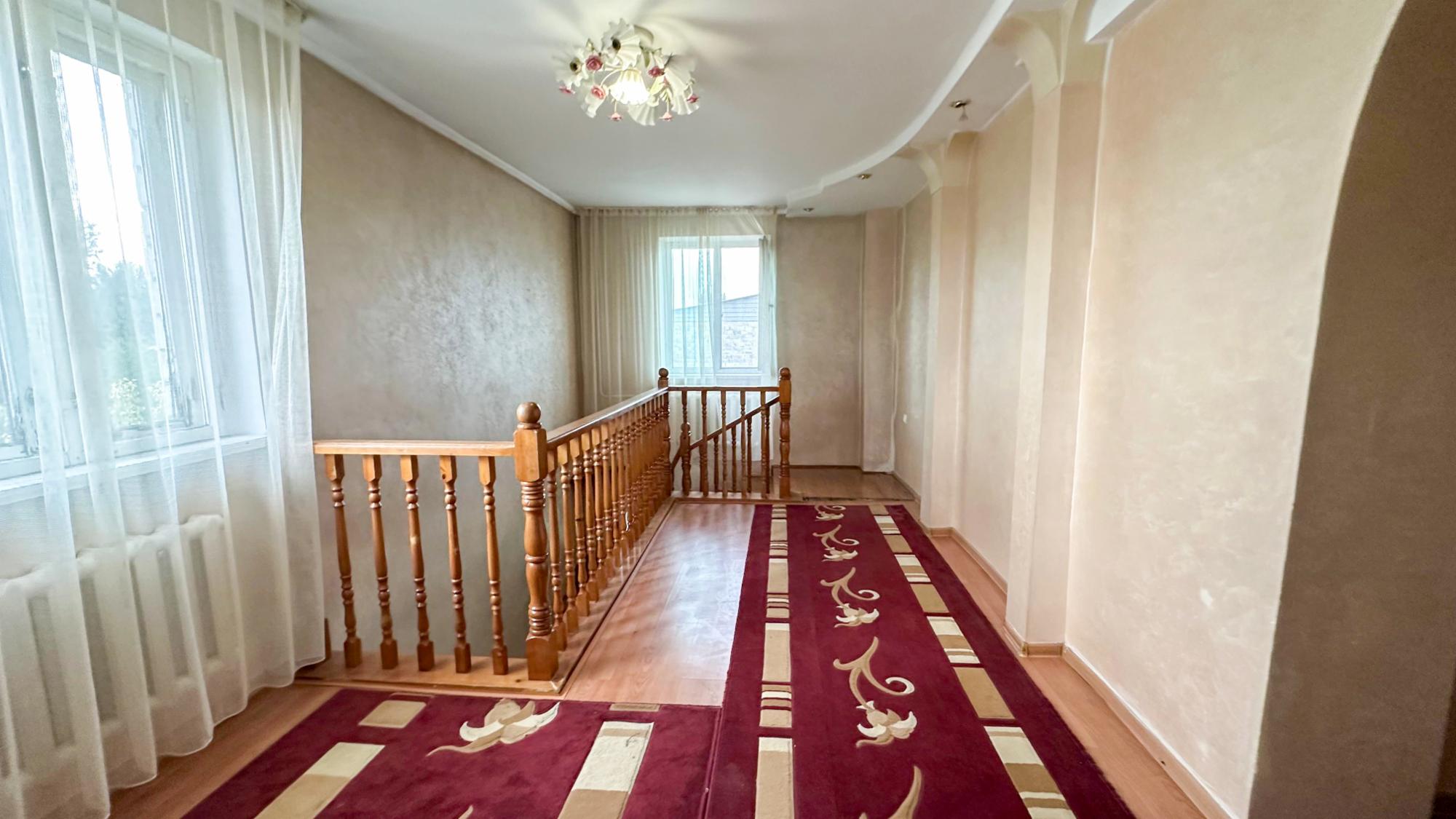 5-комнантный квартира, 215.0 м²,Брусиловского за 33 000 000