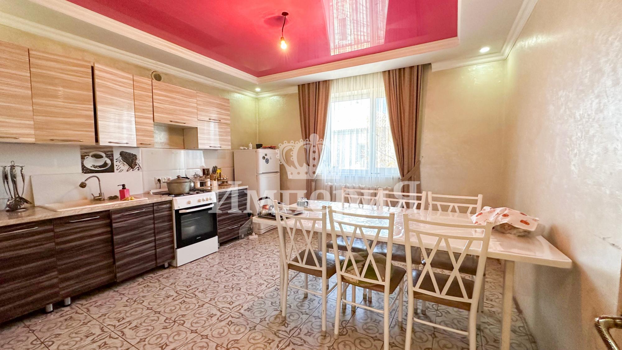 4-комнантный квартира, 140.0 м²,Есбатыр Есбатырова за 40 000 000