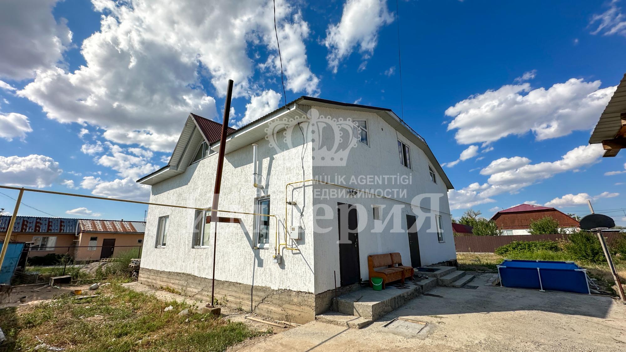 8-комнантный квартира, 249.0 м²,Акын Сара за 42 000 000