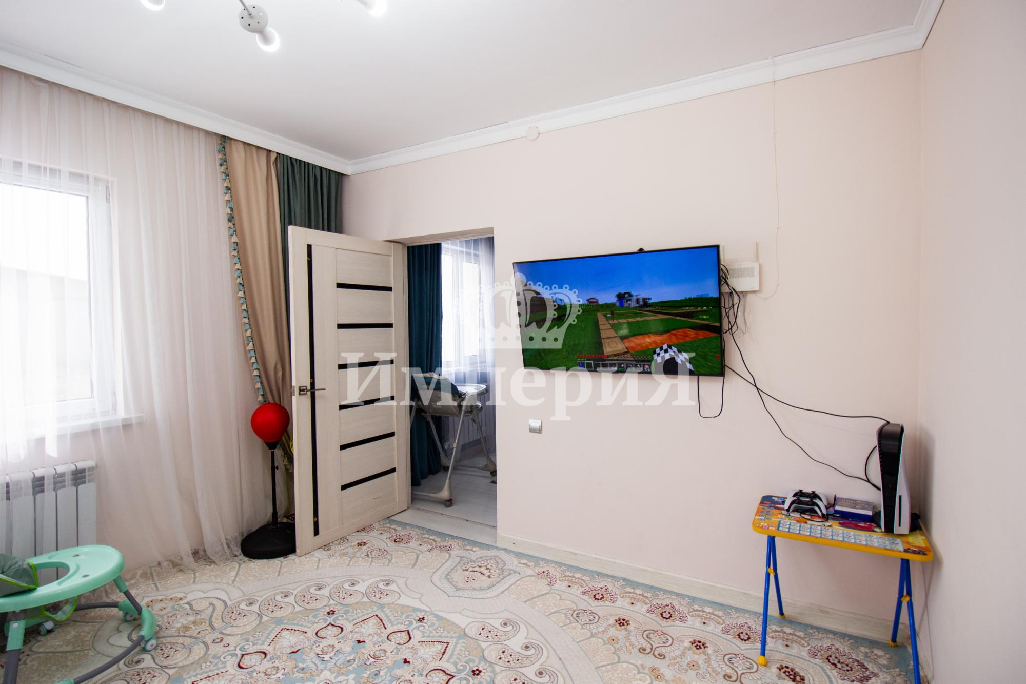 3-комнантный квартира, 80.0 м²,Подобедова за 15 500 000