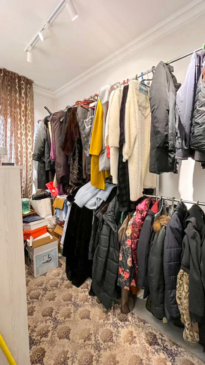 6-комнантный квартира, 300.0 м²,Базарбаева за 130 000 000