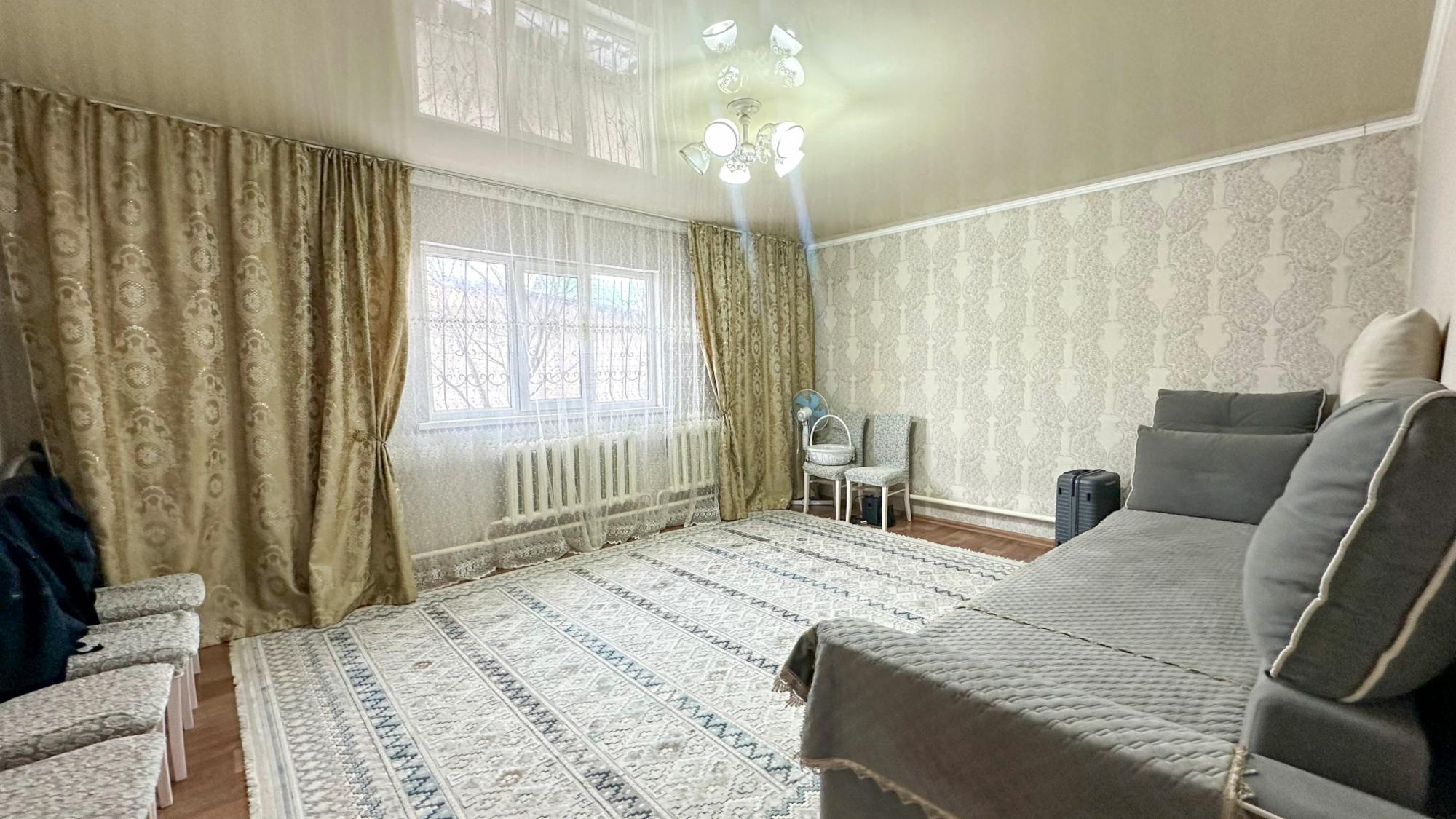 4-комнантный квартира, 140.0 м²,Абая за 24 500 000