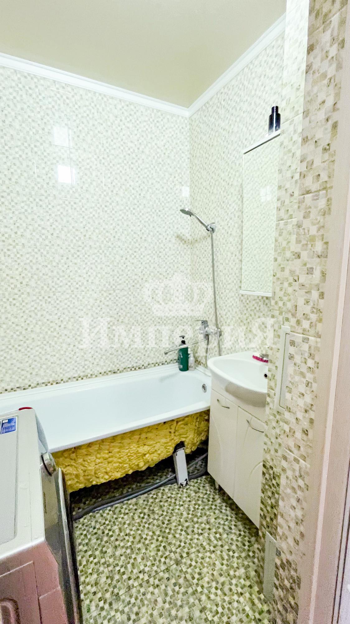 4-комнантная квартира, 98.0 м²,4 мкр за 27 600 000