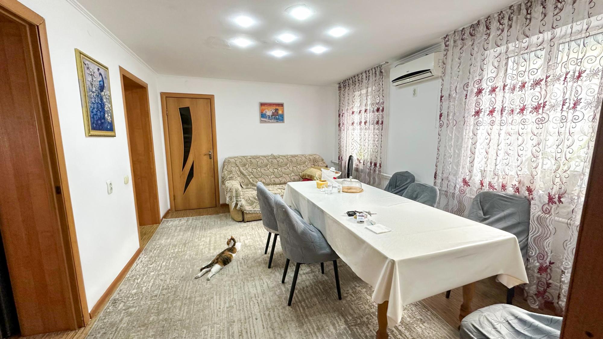 6-комнантный квартира, 70.4 м²,Еркин за 25 600 000