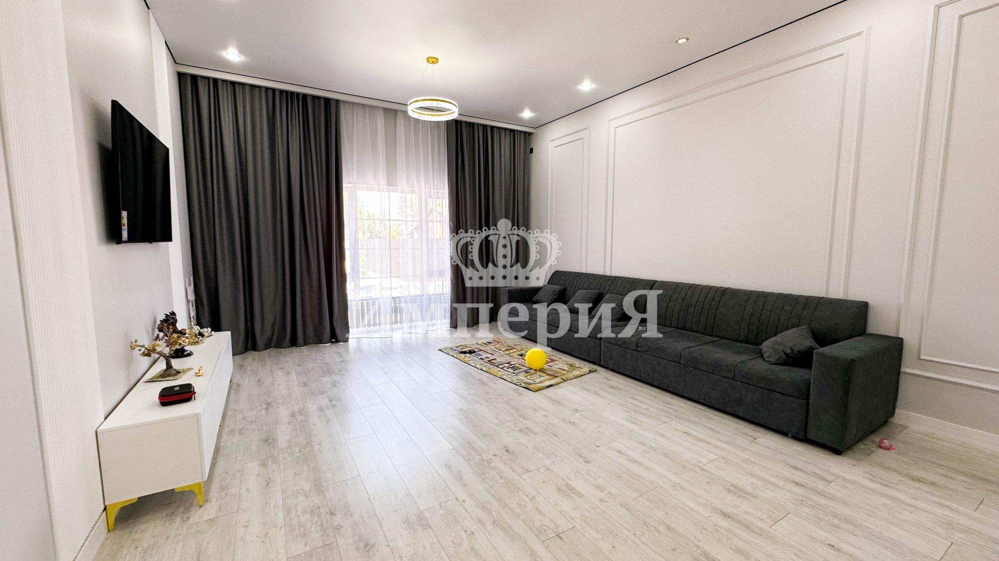 4-комнантный квартира, 150.0 м²,Абая за 57 000 000