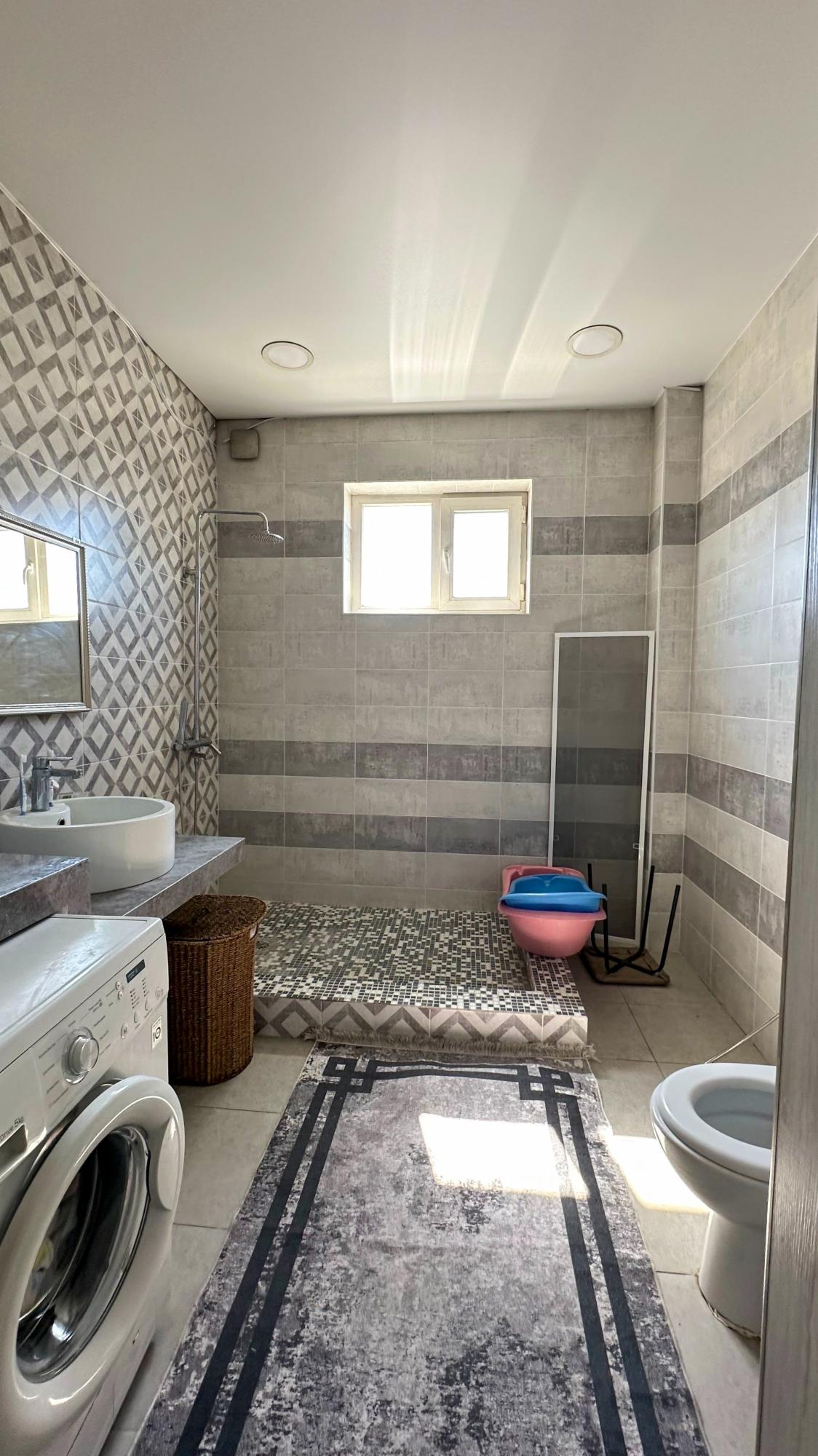 8-комнантный квартира, 300.0 м²,Каратальская за 110 000 000