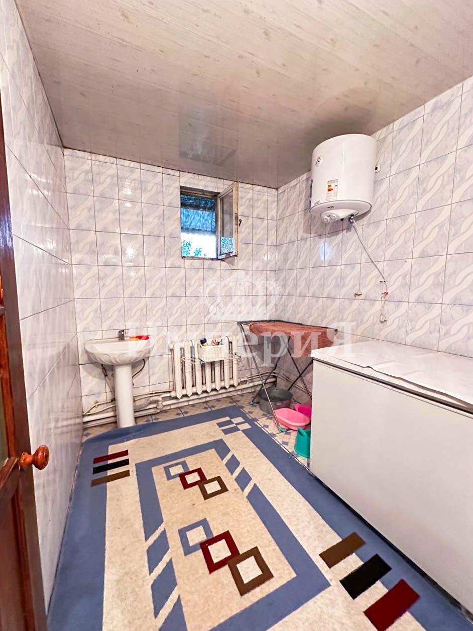 5-комнантный квартира, 1550.0 м²,Аманжолова за 21 000 000