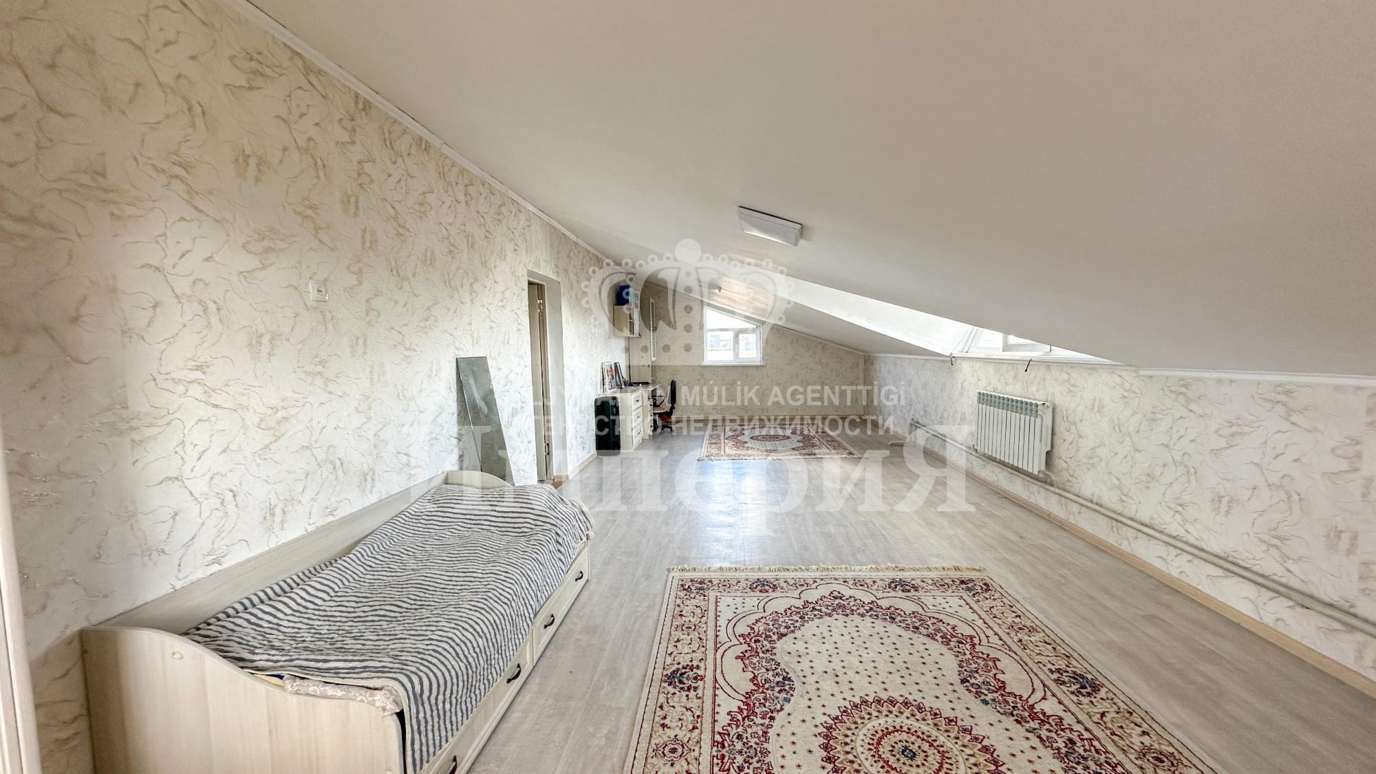 8-комнантный квартира, 249.0 м²,Акын Сара за 42 000 000