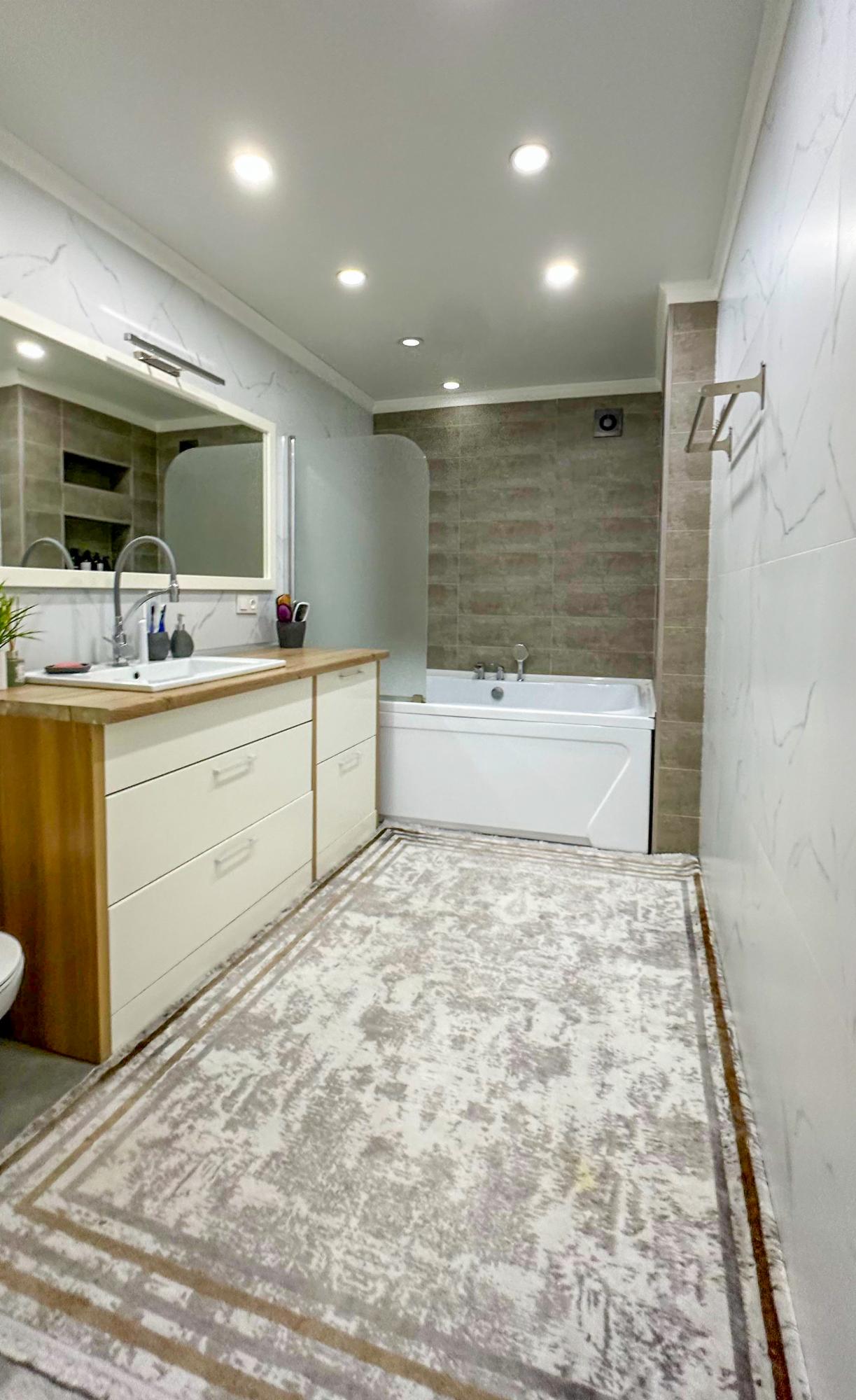 5-комнантный квартира, 238.0 м²,Калиева за 79 000 000