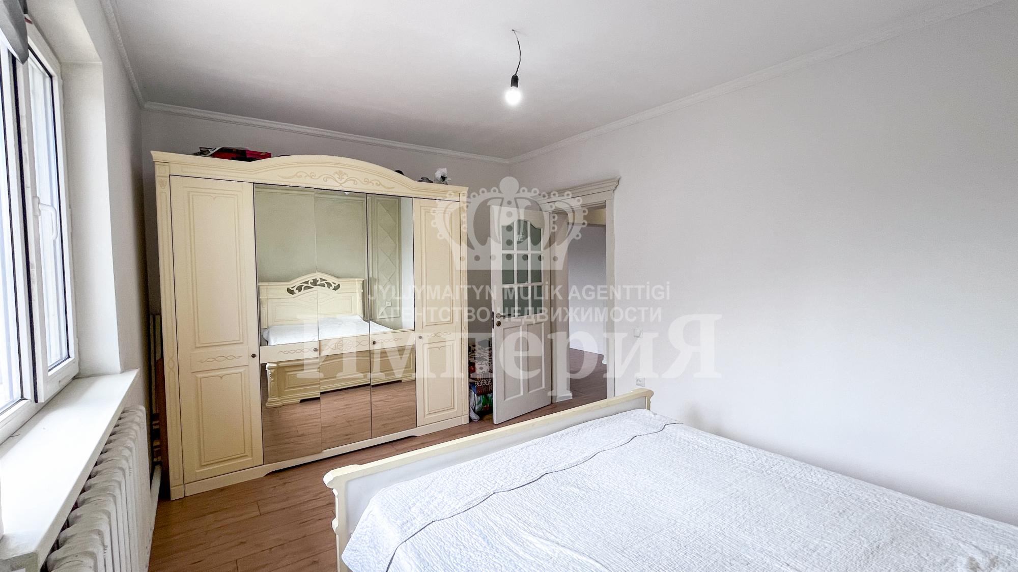 5-комнантный квартира, 144.0 м²,Базарбаева за 27 800 000