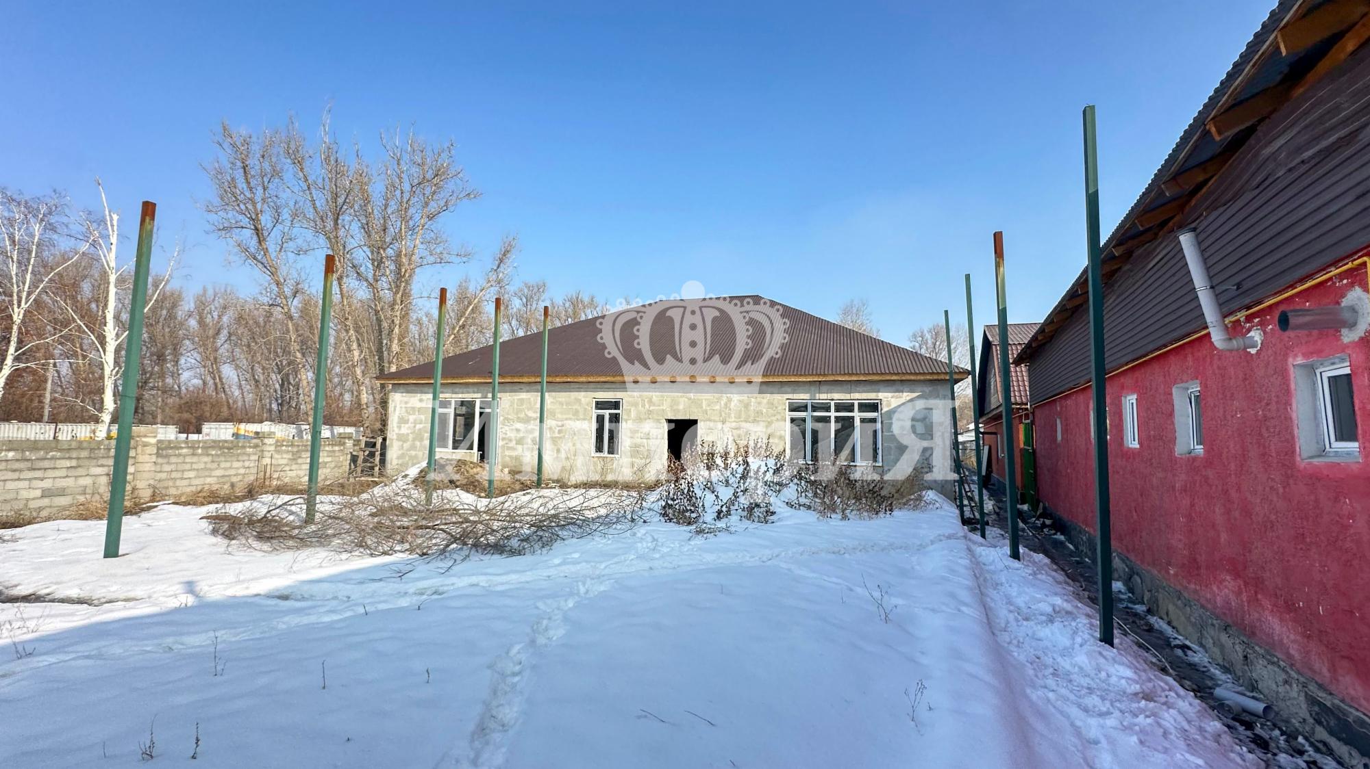 3-комнантный квартира, 306.0 м²,Абая за 30 000 000