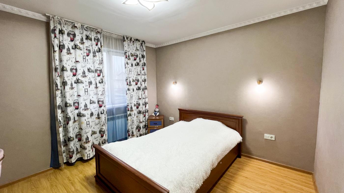 6-комнантный квартира, 250.0 м²,Акын Сара за 50 000 000