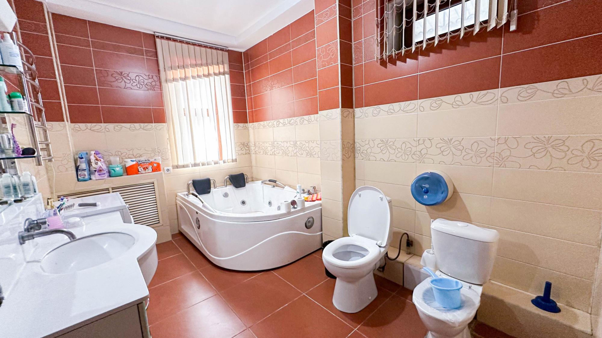 10-комнантный квартира, 410.0 м²,мкр Жастар за 52 000 000