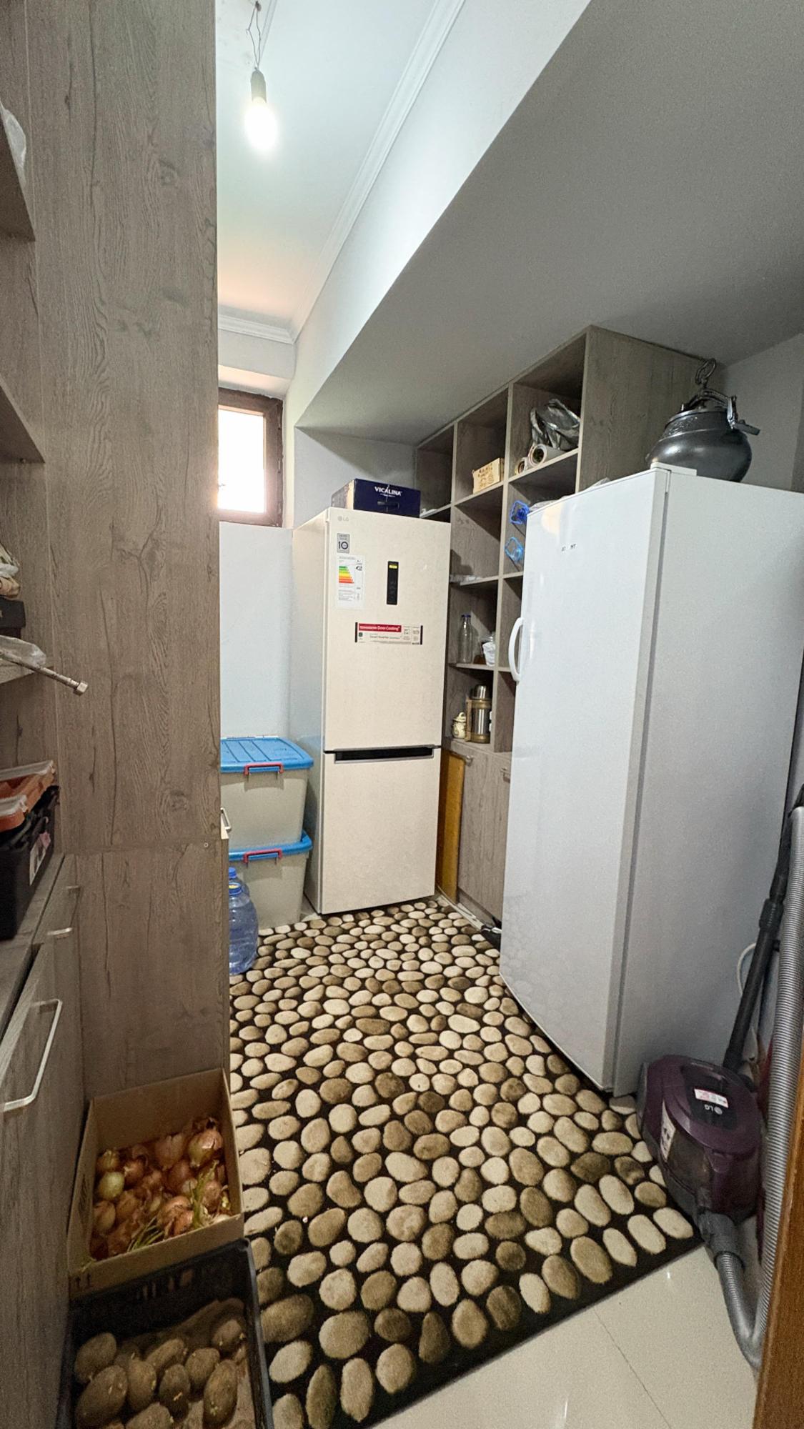 6-комнантный квартира, 300.0 м²,Талдыкорганская за 115 000 000