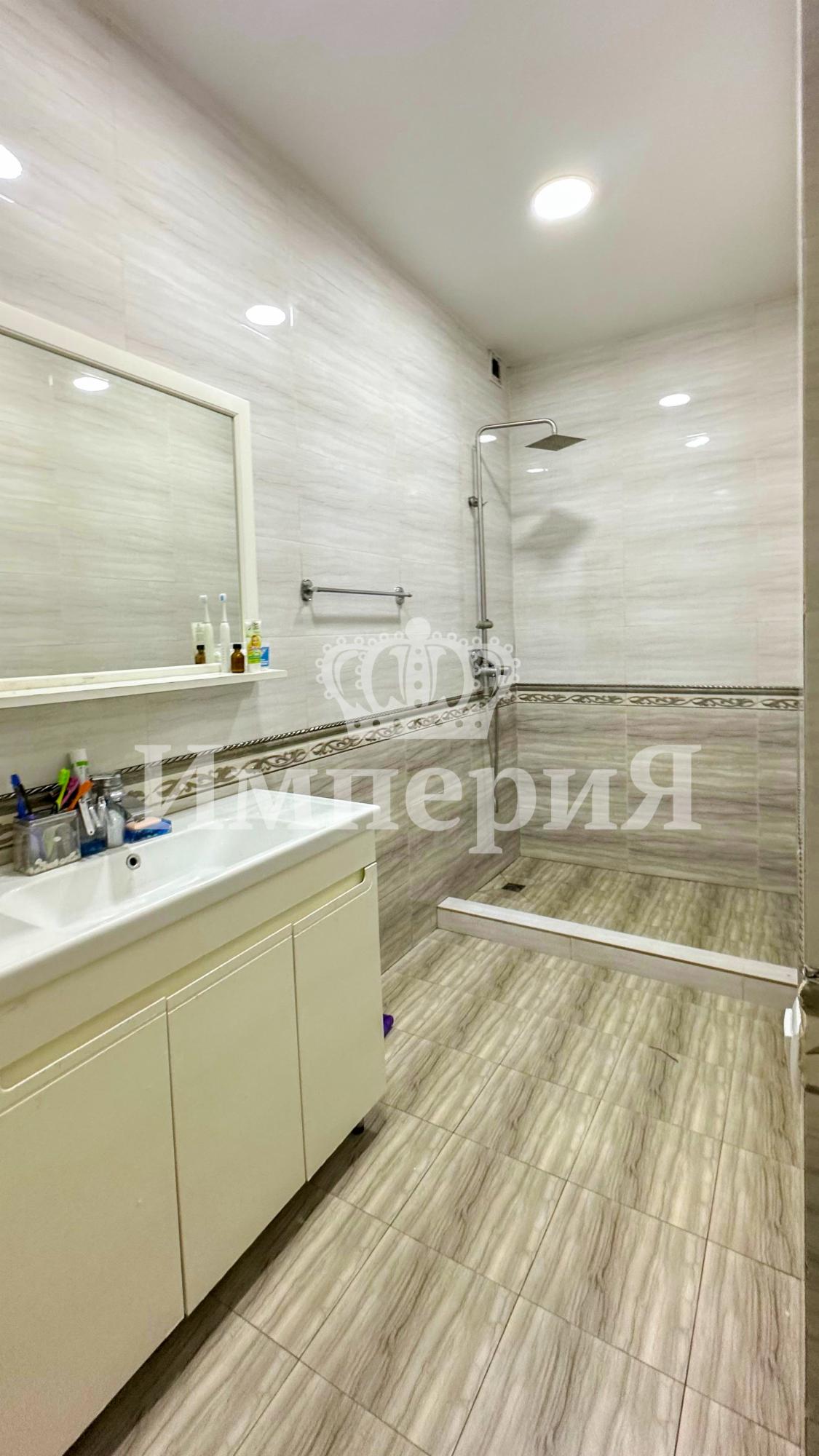 4-комнантная квартира, 170.0 м²,Сапиева за 65 000 000