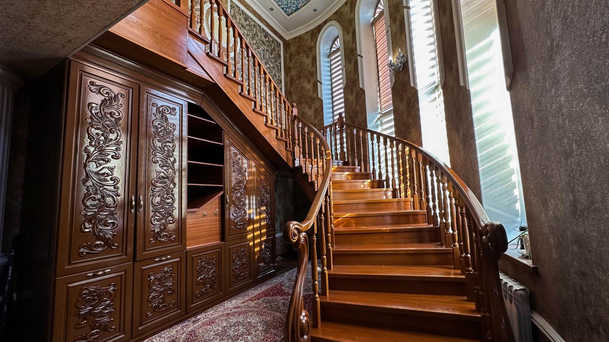 6-комнантный квартира, 250.0 м²,Толебаева за 130 000 000