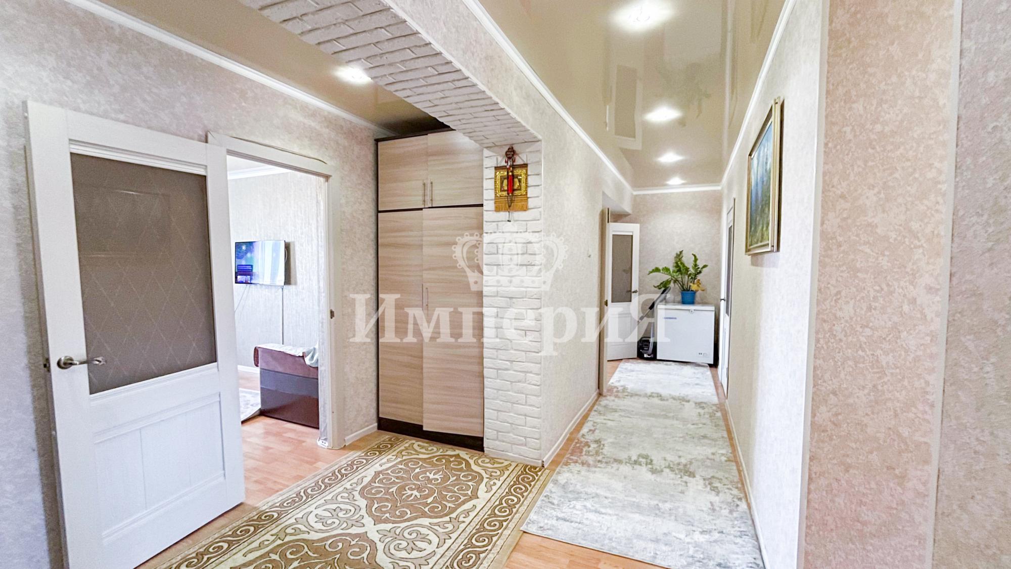 4-комнантная квартира, 98.0 м²,4 мкр за 27 600 000