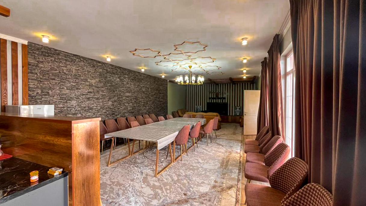 6-комнантный квартира, 300.0 м²,Базарбаева за 130 000 000