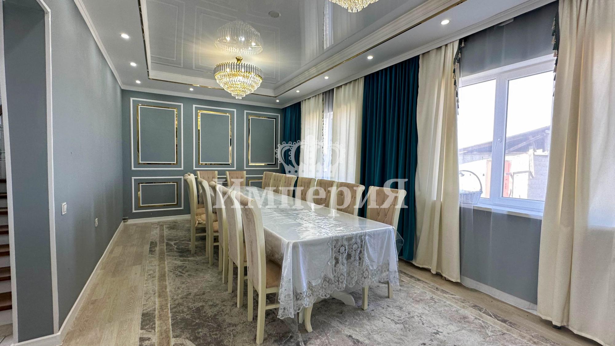 7-комнантный квартира, 220.0 м²,Абая за 40 000 000