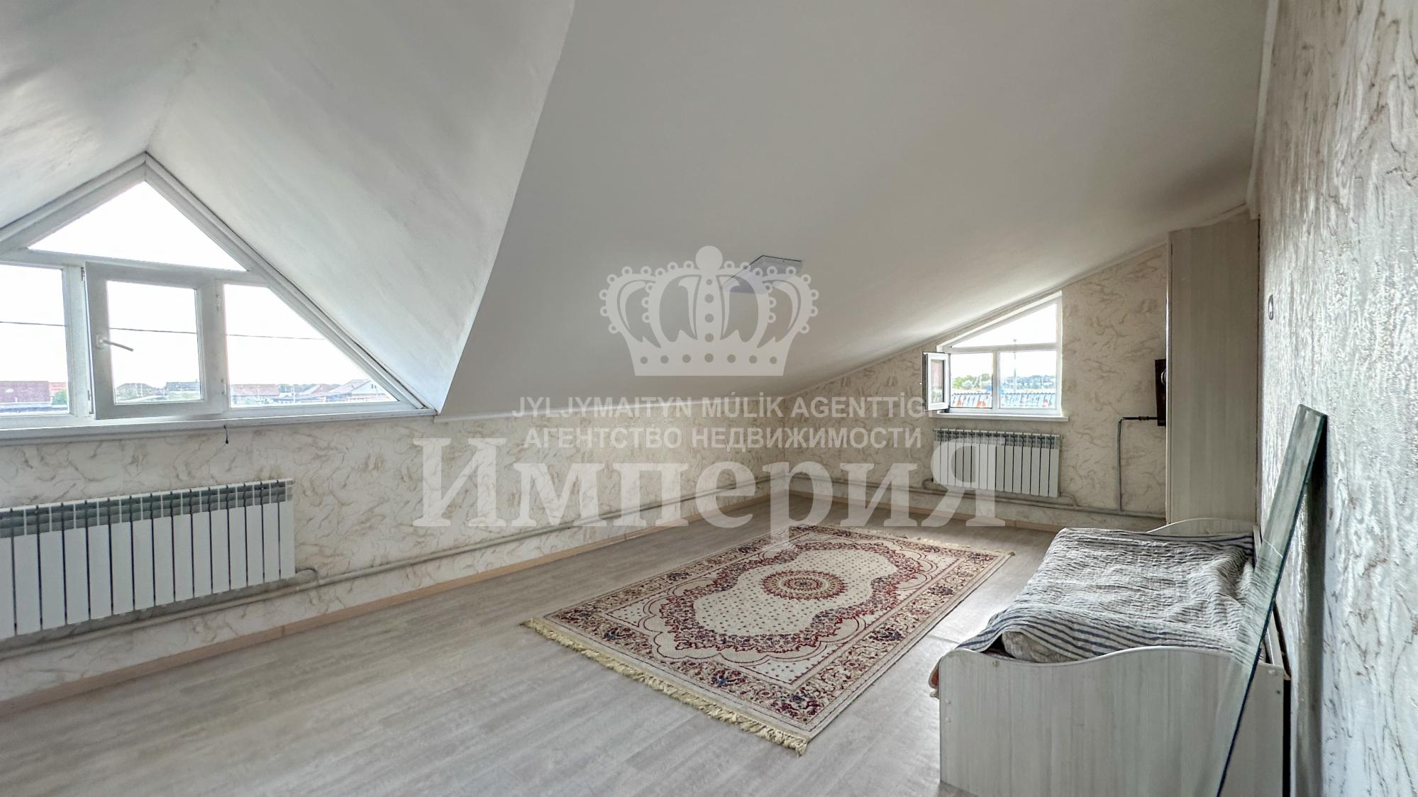 8-комнантный квартира, 249.0 м²,Акын Сара за 42 000 000