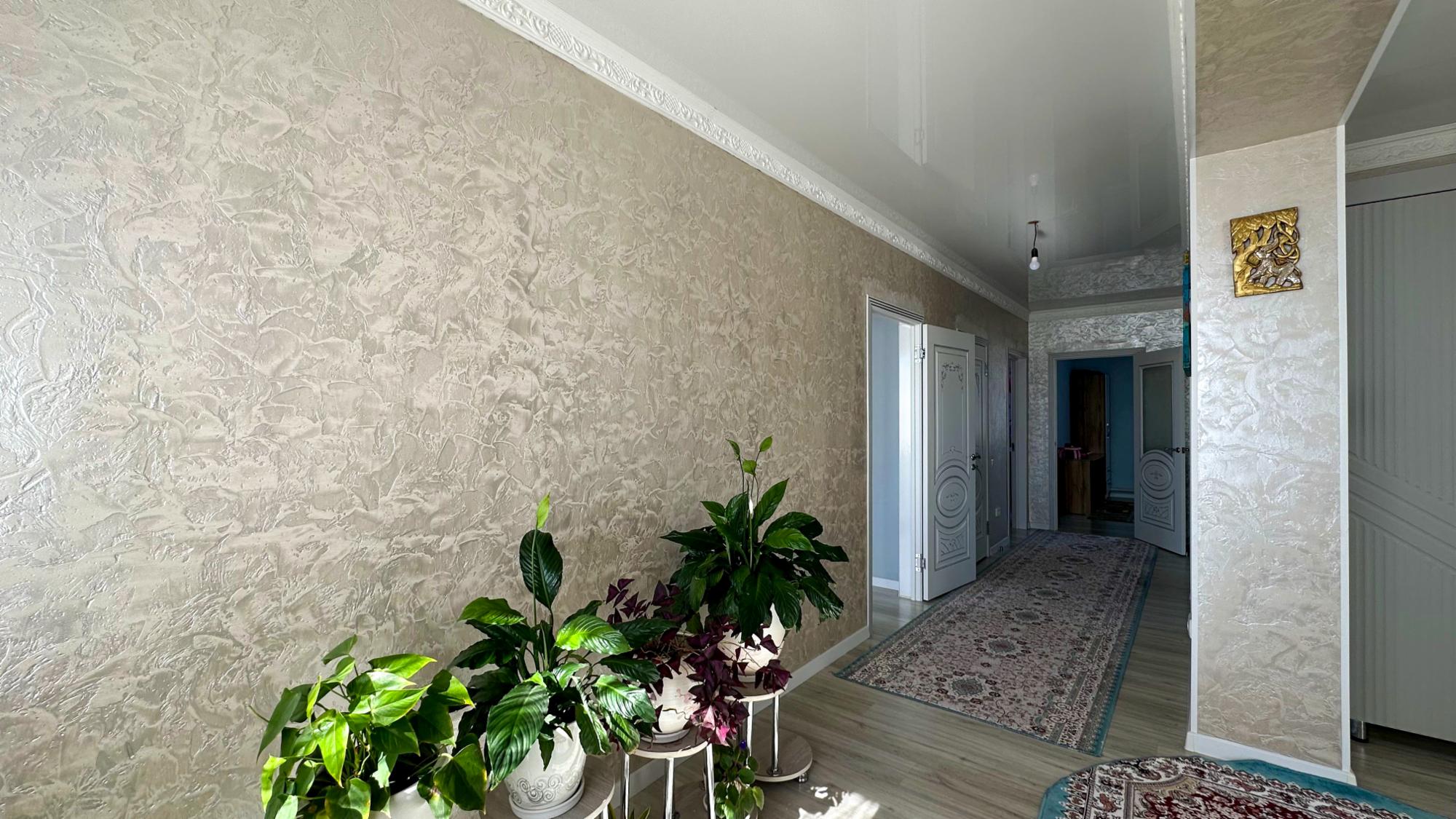 7-комнантный квартира, 264.0 м²,Жибек жолы за 90 000 000