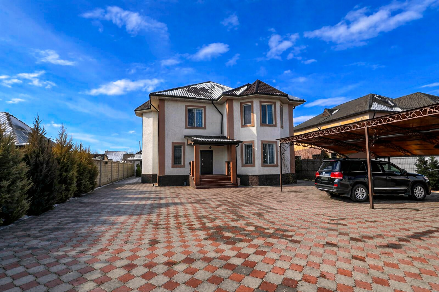 6-комнантный квартира, 300.0 м²,Базарбаева за 130 000 000