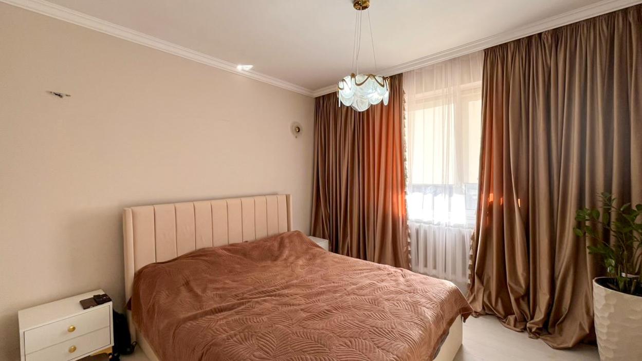 5-комнантная квартира, 112.0 м²,мкр Мушелтой за 33 000 000