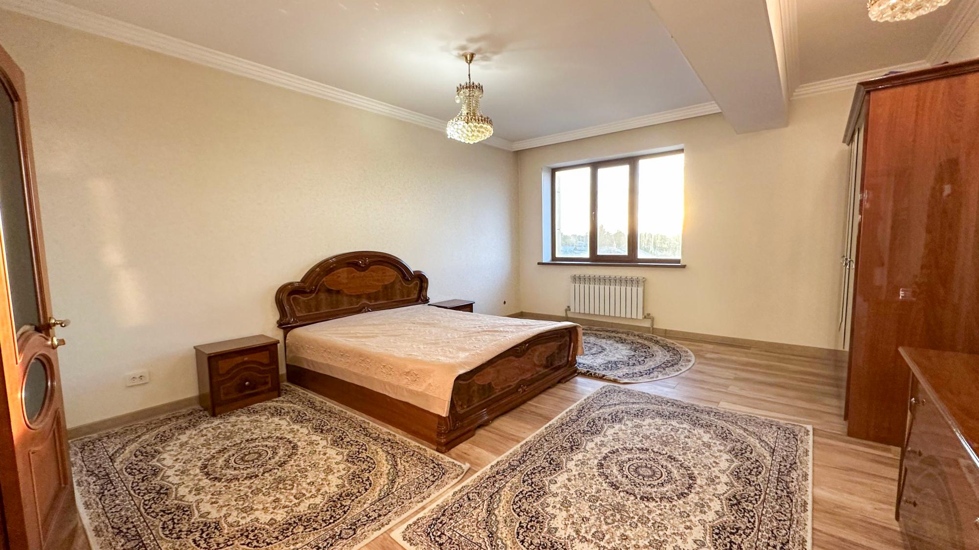 5-комнантная квартира, 180.5 м²,Каратал за 67 000 000