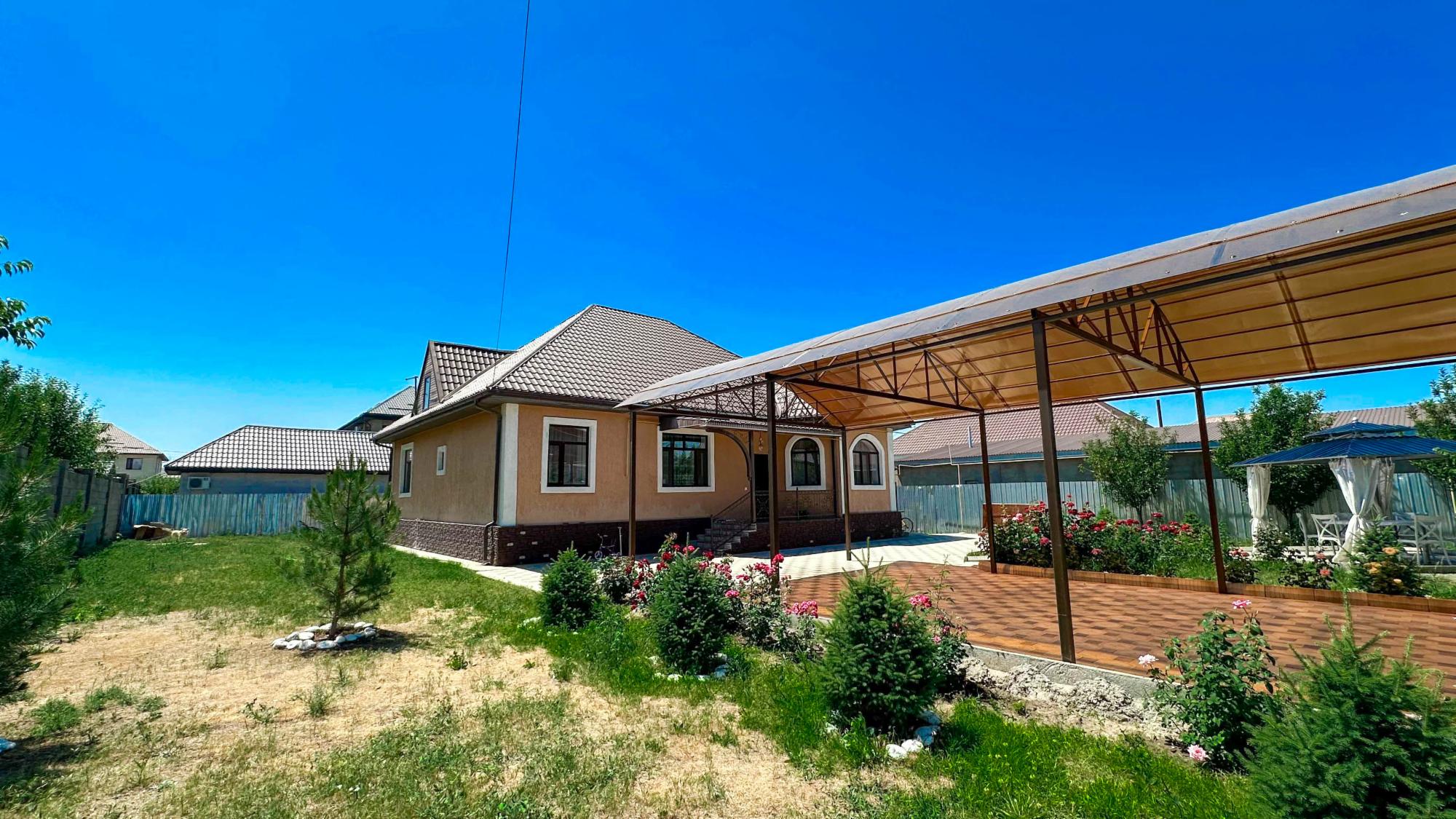 6-комнантный квартира, 160.0 м²,Есенберлина за 63 000 000