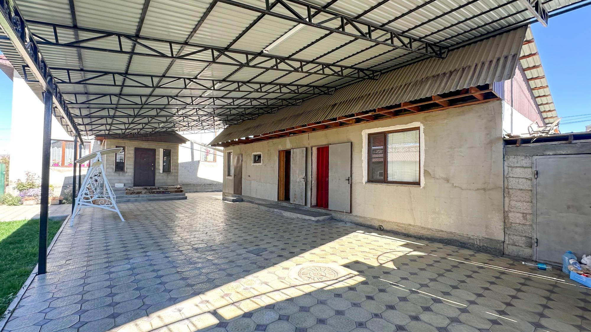 7-комнантный квартира, 264.0 м²,Жибек жолы за 90 000 000